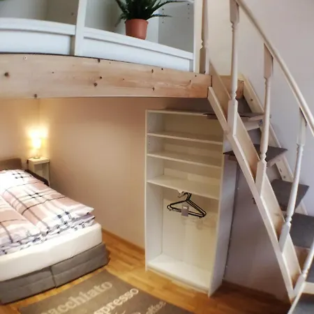 Cozy Downtown Apartment